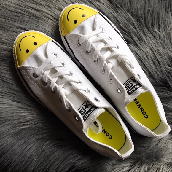 😃NWB CONVERSE KIDS SIZE 6 WHICH IS A 7.5 WOMENS - Picture 4 of 7